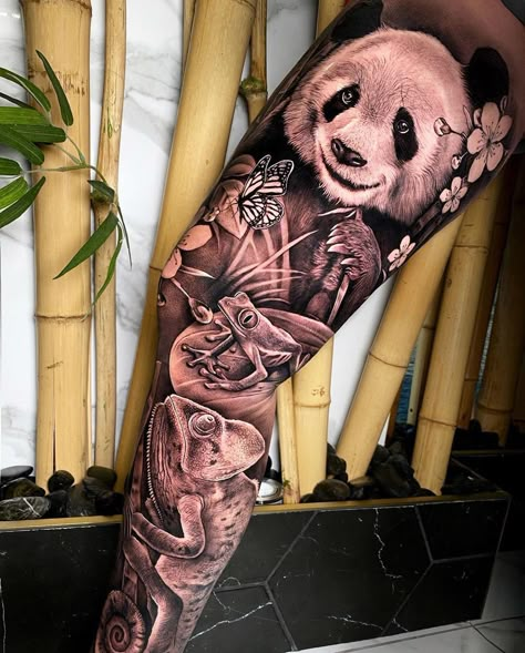 Animal leg with a panda, butterfly, frog & chameleon. Tattoo by Camacho, an artist at Bamboo Tattoo Studio in Toronto, Ontario. Stencils Art, Chameleon Tattoo, Tattoo Perna, Jungle Tattoo, Animal Sleeve Tattoo, Jungle Thema, African Tattoo, Bamboo Tattoo, Petit Tattoo