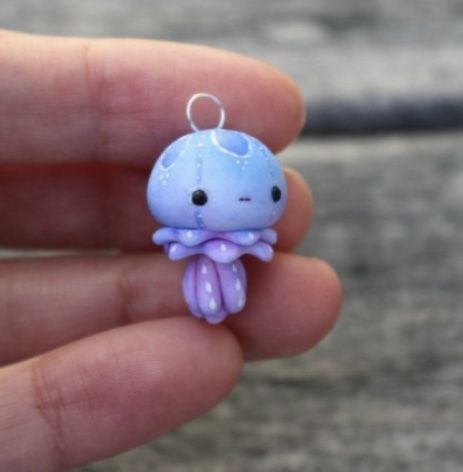 Cool Things To Make With Clay Easy, Fimo Ideas Easy Cute, Air Dry Clay Sea Animals, Blue Clay Ideas, Clay Jellyfish, Clay Ocean Animals, Fimo Sea Creatures, Cute Polymer Clay Kawaii, Polymer Clay Sea Creatures