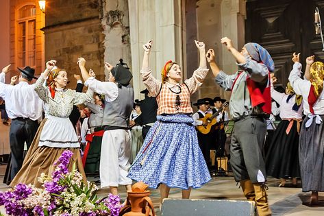 An Introduction to Ranchos, Traditional Portuguese Folk Dance Day Trips From Porto, Fun Dances, Portuguese Culture, Hands In The Air, Partner Dance, Folk Dance, Field Day, Family Reunion, Scarf Hairstyles