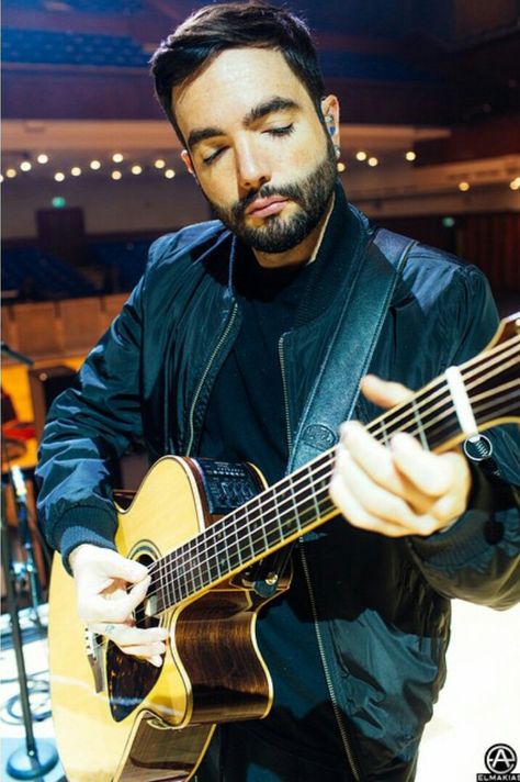 Jeremy McKinnon of A Day to Remember Jeremy Mckinnon, Hans Christian Anderson, Love Band, Band Pictures, Me Too Lyrics, Sing To Me, Band Stuff, A Day To Remember, Types Of Music