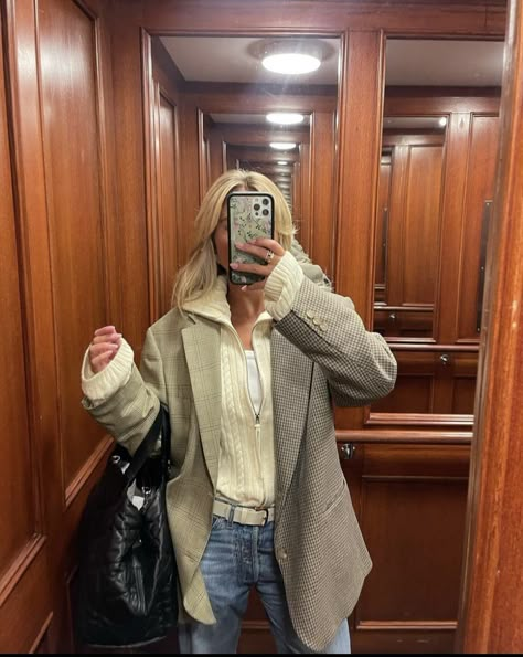 Matilda Djerf Autumn, Windy Weather Outfit, Matilda Djerf Fall, Matilda Djerf Outfit, Womens Plaid Blazer, Winter Outfits Aesthetic, Outfit Autumn, Windy Weather, Matilda Djerf