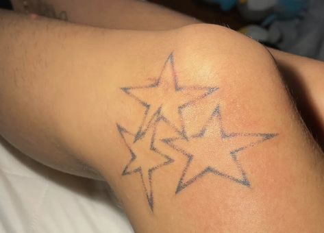 Star Tattoo Knee, Knee Star Tattoo, Elbow Star Tattoo, Below Knee Tattoo, Stick Poke, Upper Thigh Tattoos, Elbow Tattoos, Star Tattoo, Knee Tattoo