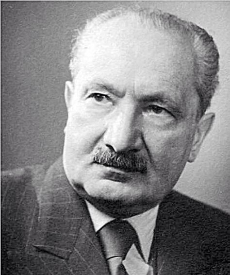 Martin Heidegger, Literary Theory, People Of Interest, Book Writer, Philosophers, Historical Photos, Philosophy, Literature, Human