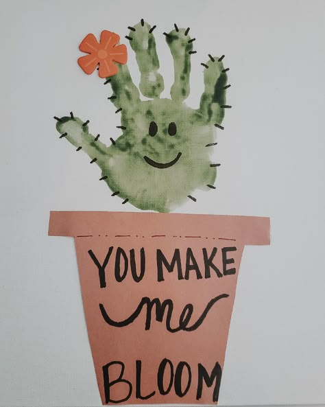 easy mothers day craft, handprint mothers day craft Mothers Day Crafts Preschool, Mothers Day Craft, Easy Mother's Day Crafts, Diy Mother's Day Crafts, Baby Art Projects, Toddler Arts And Crafts, Preschool Arts And Crafts, Simple Craft, Handprint Craft