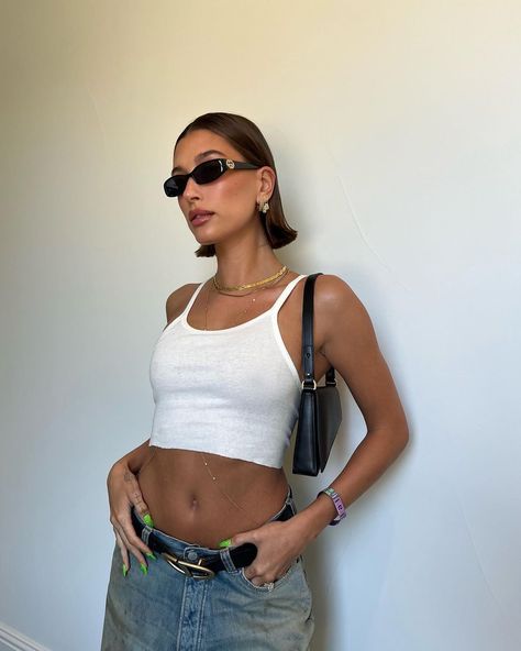 Hayley Bieber Sunglasses, Gucci Oval Sunglasses, Boujee Casual Outfits, Oval Sunglasses Outfit, Hailey Sunglasses, Hailey Bieber Sunglasses, Hailey Bieber Coachella, Hailey Outfits, Hailey Bieber Instagram