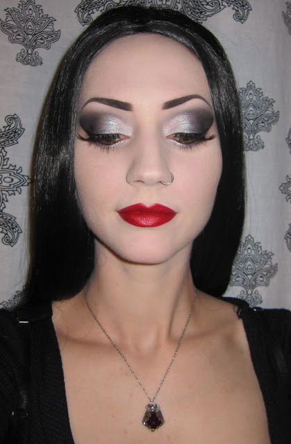 Make up: Morticia Addams inspired Morticia Addams Makeup, Addams Halloween Costume, Adams Family Costume, Morticia Addams Costume, Morticia And Gomez Addams, Gomez And Morticia, Gomez Addams, Addams Family Costumes, Morticia Addams