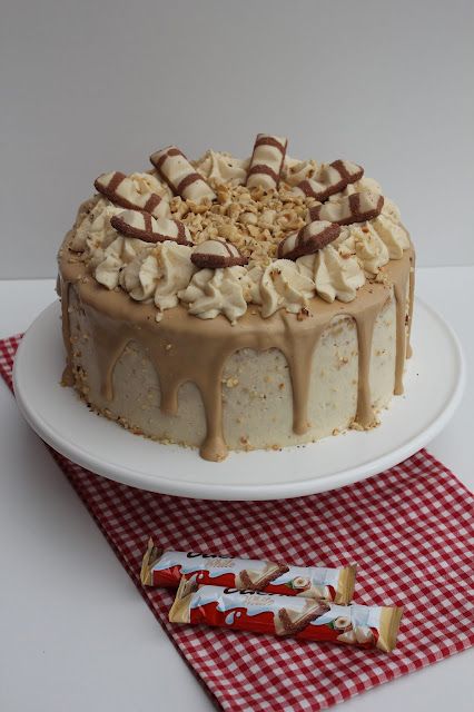 Twix Torte, Bueno Cake, First Communion Cake, Mini Torte, White Chocolate Cake, Torte Recipe, Horse Cake, Dessert Smoothie, Mini Cakes Birthday