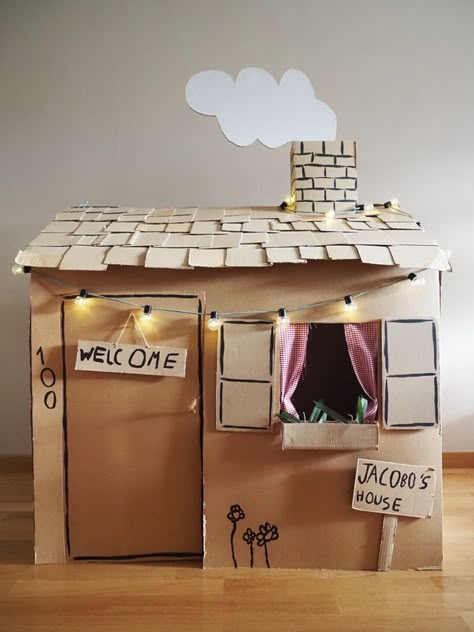 Cardboard Box Playhouse Diy, Cardboard Box Houses, Cardboard Crafts Kids, Kat Diy, Cardboard Playhouse, Cardboard Cat House, Christmas Decorations Diy, Cardboard Crafts Diy, Cat House Diy