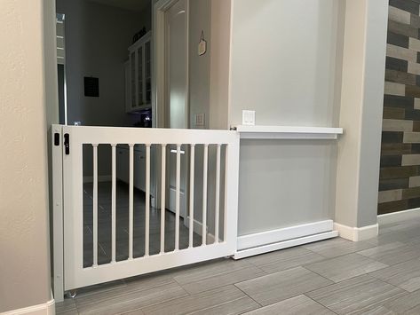 Pocket Gate, Indoor Gates, Wooden Gate Designs, Diy Dog Gate, Diy Baby Gate, Baby Pets, Stair Gate, Custom Gates, Entryway Mudroom