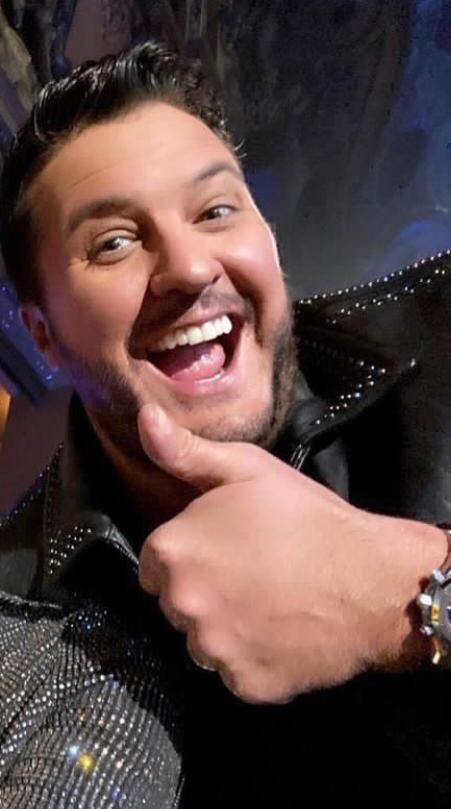 Luke Bryan Funny, Luke Bryan Videos, Most People Are Good Luke Bryan, Luke Bryan Selfie, Like Bryan, Luke Bryan Selfie Pictures, Luke Bryan Concert, Luke Bryan Recent Picture, Visa Online