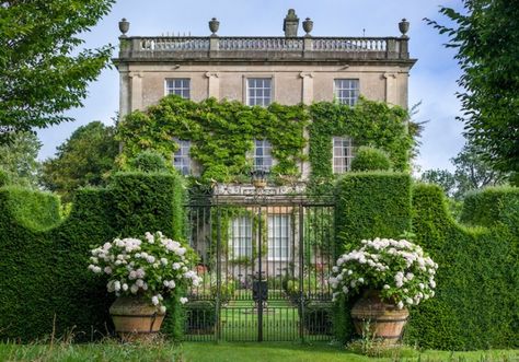 The Secret English Gardens and I Mean Secret! Highgrove Garden, English Manor, English Country House, Garden Tours, Stately Home, Country Gardening, Prince Charles, Garden Gates, English Garden