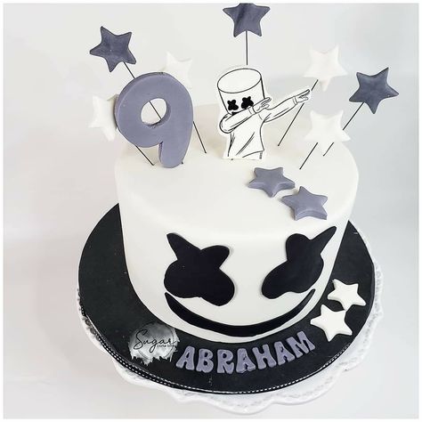 marshmello dj cake Marshmello Party Decoration, Dj Marshmallow Party Ideas, Dj Marshmello Party Invitations, Dj Marshmellow Party Theme, Marshmello Cake, Dj Marshmello Cake, Mashmellow Dj Birthday Party, Marshmello Dj, 21st Birthday Cake Toppers