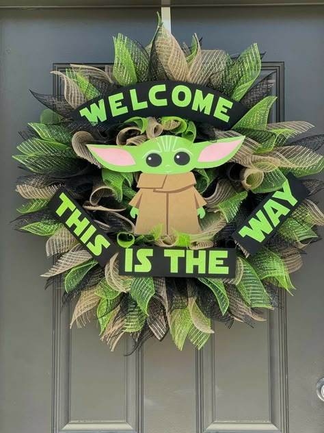 Yoda Wreath, Star Wars Collection Display, Star Wars Christmas Decorations, Star Wars Themed Bathroom, Star Wars Furniture, Star Wars Christmas Tree, Star Wars Bed, Star Wars Decor, Star Wars Diy