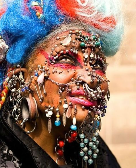 #IXWI #Photo #Art #Creation #Creativity #Educational #Discovery #Strange #misterious #extraordinary #vogue #look #style #fashion #Famous #Freaks #Modification Facial Piercings, Hidden Beauty, Body Piercings, Estilo Punk, Body Modifications, Piercing Tattoo, Body Mods, Tattoos And Piercings, Face And Body