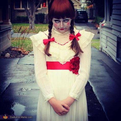 Annabelle Costume - Halloween Costume Contest via @costume_works Diy Annabelle Costume, Annabelle Halloween Costume, Annabelle Costume, Annabelle Halloween, Halloween Costume 2023, Halloween Costumes 2014, First Halloween Costumes, Flower Girl Dresses Vintage, Creepy Halloween Costumes