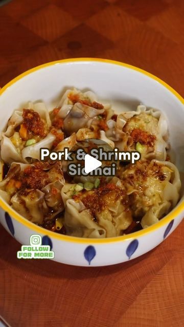 Filipino Recipes on Instagram: "Pork & Shrimp Siomai Recipe 🥢 (30-40pcs)

1/2 kg ground pork
150g shrimp (peeled and deveined)
¼ cup shitake mushroom

¼ carrot
4 cloves garlic
½ white onion
1 inch ginger
¼ cup spring onions

1 egg
1 tbsp sesame oil
1 tsp salt
½ tsp pepper
3 tbsp oyster sauce
½ tsp liquid seasoning
½ tsp all-in-one seasoning granules
2 tbsp cornstarch

wonton/molo wrapper (white or yellow)

Chili Garlic Oil
3 heads of garlic
50g red chili (30pcs red chili)
¾ cup oil

½ tsp salt
1 tsp sugar
½ tbsp oyster sauce
½ tbsp vinegar

#siomai #porkshrimpsiomai 
#chiligarlic #chiligarlicoil 
#recipe
#LoveThePhilippines
#LovePhilippines
#explore #viral #viralvideos
#PinoyFoodie
#SarapPinoy
#PhilippineCuisine
#TasteOfThePhilippines
#LutongBahay
#PinoyEats
#FilipinoFoodMovement
#proudly Filipino Pumpkin Recipes, Siomai Recipe Filipino, Siomai Recipe, Philippine Cuisine, Shitake Mushroom, Garlic Head, Pumpkin Recipes Dessert, Garlic Oil, Spring Onions