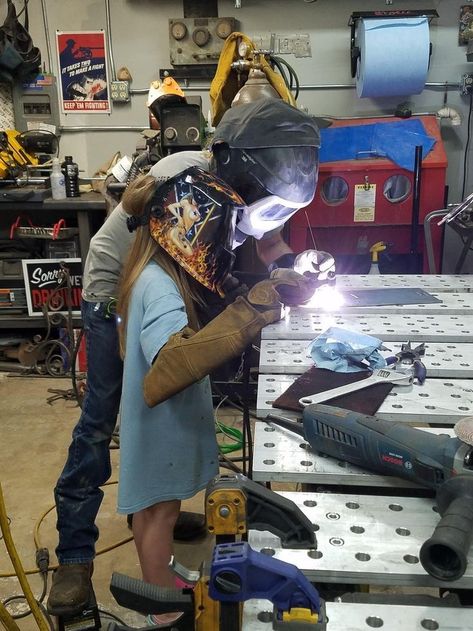 Women Welder, How To Weld, Underwater Welder, Cute Country Couples, Tig Welder, Mig Welder, Country Couples, Welding Art Projects, Welding And Fabrication