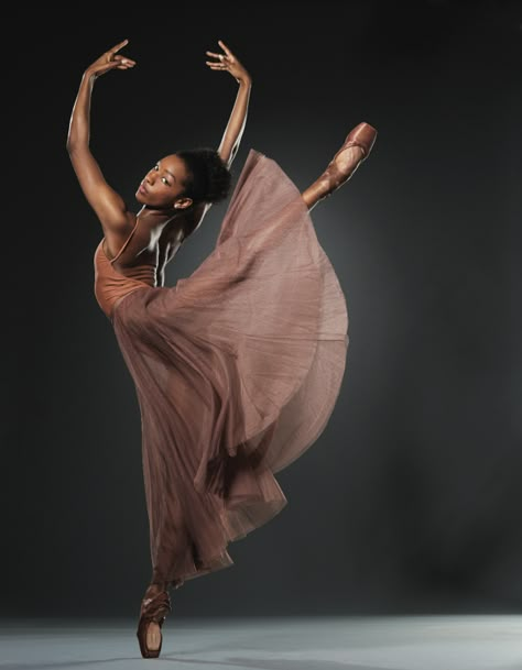 English National Ballet, Black Dancers, Dance Photo Shoot, Ballet Pictures, Dance Photography Poses, Alvin Ailey, Black Ballerina, Misty Copeland, Architecture Tattoo