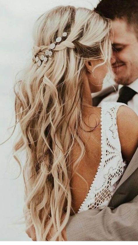 Bridal Hair For Beach Wedding, Beach Wedding Bridal Hair, Beach Wedding Hair And Makeup, Bridal Hair Beach Wedding, Beach Wedding Hairstyles For Long Hair, Wedding Hair Wavy, Boho Wedding Hair Half Up, Wavy Bridal Hair, Beach Wedding Hairstyles