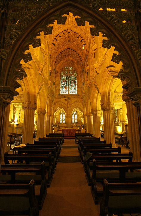 Rosslyn Chapel, Scotland - lit a candle for my late grandfather who was a honored patron of the entire city and a resident and patron of Roslin. Tartarian Architecture, Rosslyn Chapel, Catholic Churches, Religious Architecture, Country Church, Old Churches, Cathedral Church, Sacred Places, Place Of Worship