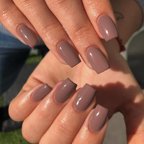 Fall Nails For Olive Skin Tone, Dark Beige Nails, Natural Brown Nails, Autumn Nails Square, Tan Skin Nails, Brown Square Nails, Nails For Brown Skin, Nails Brown Skin, Natural Gel Nails