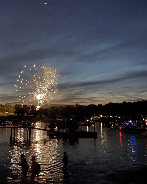 i really like north carolina summers Swansboro North Carolina, Raleigh North Carolina Aesthetic, Charleston North Carolina, North Carolina Aesthetic, Carolina Aesthetic, Obx Vibes, Franklin North Carolina, Carolina Do Norte, Mountains At Night