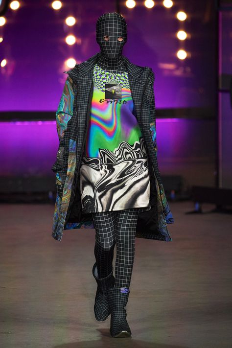 Designers from the Russian capital presented their clothing collections at Futurum Moscow Vaporwave Outfit, Glitch Fashion, Early 2010s Fashion, Vaporwave Fashion, Vaporwave Clothing, Japanese Text, 2010s Fashion, Space Fashion, Anti Fashion