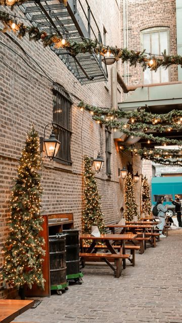 Kaley | Kindred Compass on Instagram: "Dreaming of a Christmas that feels like you’re in a Hallmark movie? 🎄✨ Whether you’re into twinkling lights, cozy Christmas markets, or snow-dusted villages straight out of a holiday film, these festive U.S. destinations are sure to bring the cheer! 🤩

Of course, there are plenty of festive spots to celebrate the season, but here’s just a little taste from across the U.S. to get you started! Wherever you are, there’s a destination ready to bring the holiday magic. ✨

Which town is calling your name for Christmas? 🎄👇🏼

🏷️: #ChristmasDestinations #HolidayTravel #FestiveGetaways #ChristmasCheer #ChristmasVibes #HallmarkChristmas #TravelUSA #ExploreUSA #WinterWonderland #ChristmasVacation #TravelInspiration #CozyChristmas #ChristmasLights #Christmas Christmas Neighborhood, Christmas Destinations, Hallmark Movie, Twinkling Lights, Christmas Markets, Themed Decor, Holiday Magic, Hallmark Christmas, Christmas Vacation