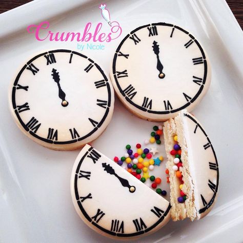 #8 - New Year's Eve Confetti Clock by Crumbles by Nicole New Years Eve Dessert, Confetti Cookies, New Years Cookies, Party Food Dessert, Cookie Connection, New Year's Cake, Cookie Time, Fancy Cookies, Cookie Stencils