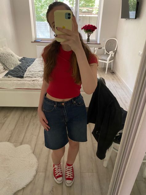 Grunge Outfits With Red Converse, Outfits W Red Converse, Red Low Top Converse Outfit, Summer Outfits With Red Converse, Red Low Converse Outfit, Cute Outfits With Red Converse, Canada Day Outfit Summer Red And White, Outfit Ideas With Red Converse, Converse Shoes Outfit Aesthetic