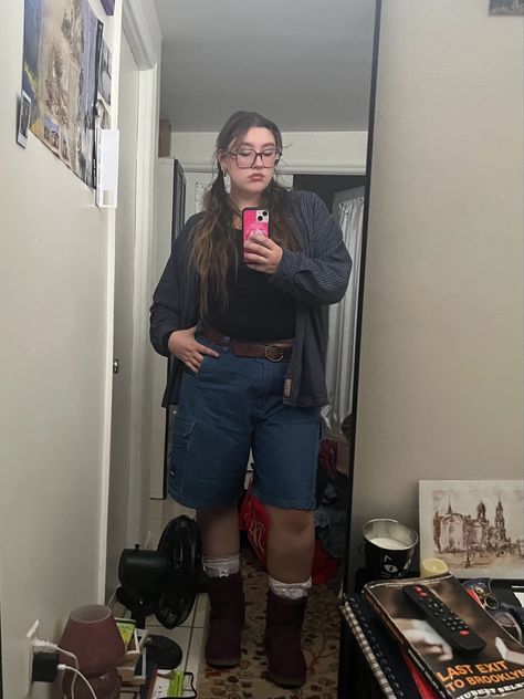 Cowboy Boot Outfits Plus Size, Jorts Outfits Midsize, Jorts Mid Size, Plus Size Jorts Outfit Idea, Midsize Jorts Outfit, Plus Size Jorts, Plus Size Flannel Outfits, Plus Size Tomboy Fashion, Flannel Fits