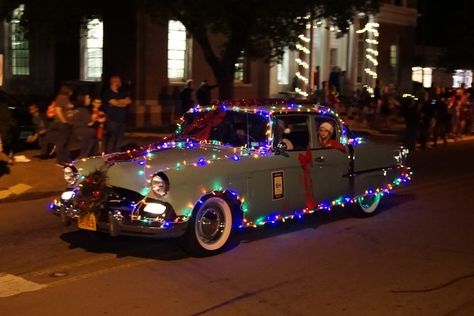 A Few Handy Tips for Christmas Car Decorating How To Decorate A Pick Up Truck For Christmas Parade, Decorate Car For Christmas Parade, Christmas Car Parade Ideas, Car Christmas Decorations, Christmas Car Decor, Parade Decorations, Car Decoration Ideas, Car Decorating, Christmas Car Decorations