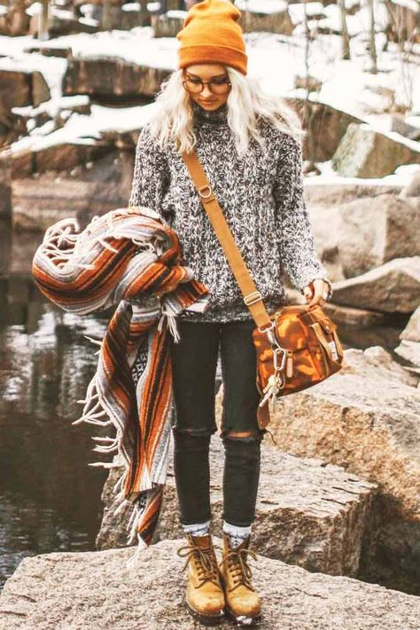 Women Snow Boots Outfit Ideas picture 5 Wander Outfit, Looks Hippie, Womens Outdoor Clothing, Mode Hippie, Stylish Eve, Snow Outfit, Hipster Outfits, Camping Outfits, Hipster Fashion