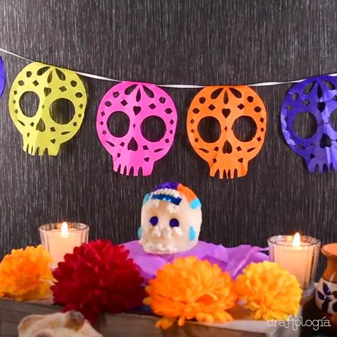 Papel Picado Diy, Diy Papel Picado, Diy Day Of The Dead, Dia De Los Muertos Party Ideas, Day Of The Dead Diy, Dia De Los Muertos Decorations Ideas, Day Of The Dead Party, Mini Altar, Den Mrtvých