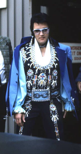 Elvis Fashion, Elvis Style, Elvis Collectors, Elvis Presley Family, Elvis Jumpsuits, Elvis In Concert, Elvis Presley Images, Elvis Presley Pictures, Elvis And Priscilla