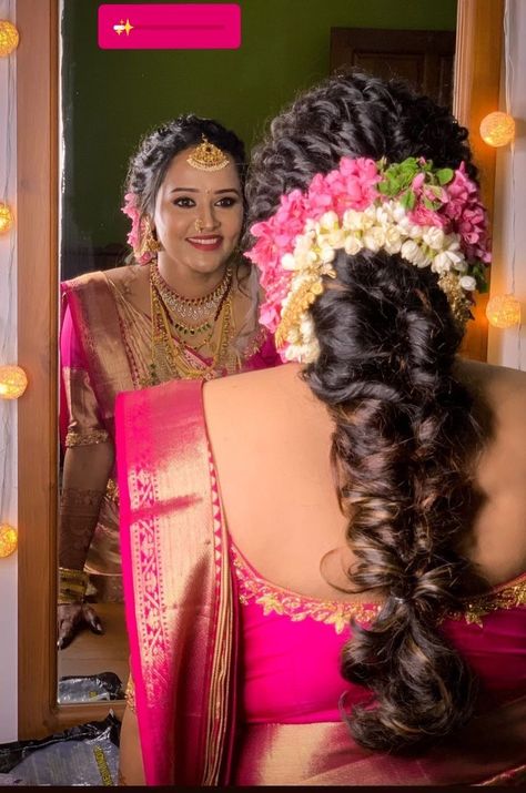 Long Hairstyles For Marriage Function, Haïr Style For Saree With Flowers, Marriage Hair Styles Indian, Kerala Saree Hairstyles For Short Hair, South Indian Bride Hairstyle With Jasmine Flowers, South Indian Messy Braid, Kerala Bride Open Hairstyle, Hairstyles For Srimantham, South Indian Bride Open Hairstyle