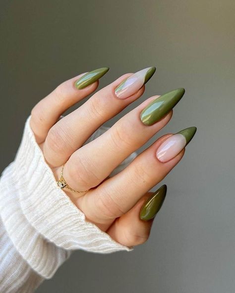 Looking for ideas for the perfect olive green nails? Check out these stunning olive green nail designs that are modern and chic. There's short and long olive nails, with coffin, almond, round, and square shapes, along with matte, shiny, French tip, or with gold foil, silver, and more! These nails are perfect for winter, spring, or fall! Swirl Nail, Olive Nails, Long Almond, Nagellack Trends, September Nails, Fall Nail Trends, Green Nail Designs, Nagel Tips, Easy Nails