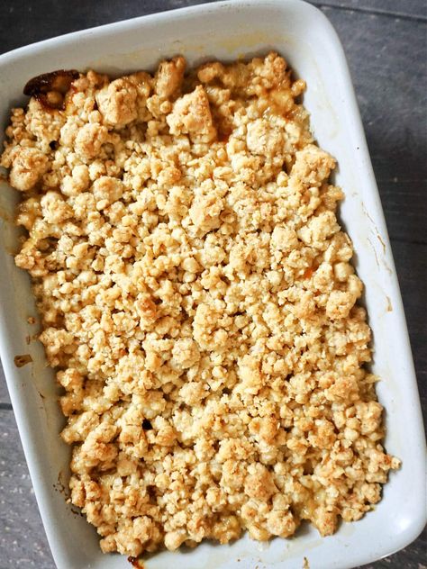 Peach Crumble Canned Peaches, Peach Crisp With Canned Peaches Crumble Easy Recipes, Canned Peach Crumble, Easy Peach Crumble Recipe, Peach Crumble With Canned Peaches, Canned Peach Pie Recipes, Canned Peach Crisp, Peach Crumble Cobbler, Recipes Using Canned Peaches