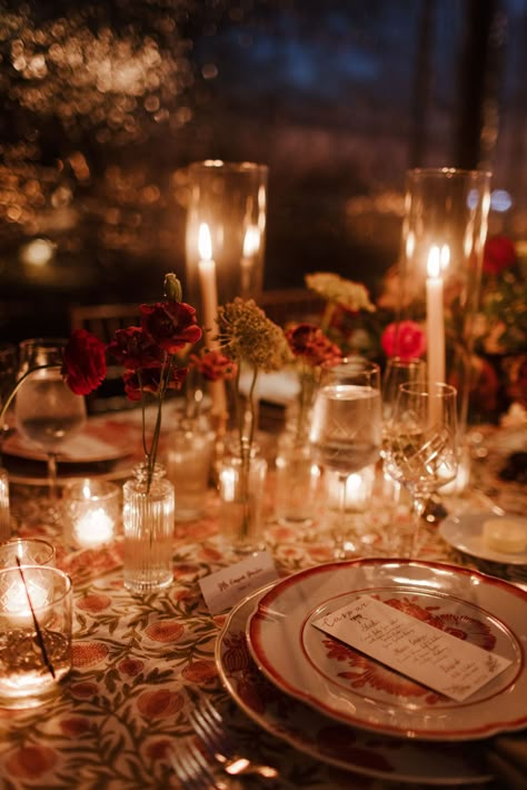 Romantic Candle Lit Wedding, Traditional Romantic Wedding, Candlelit Wedding Reception Round Tables, Cozy Romantic Wedding, Candlelight Wedding Reception Romantic, Warm Wedding Decor, Wedding With Lots Of Candles, French Countryside Wedding Aesthetic, Candle Only Centerpieces Wedding