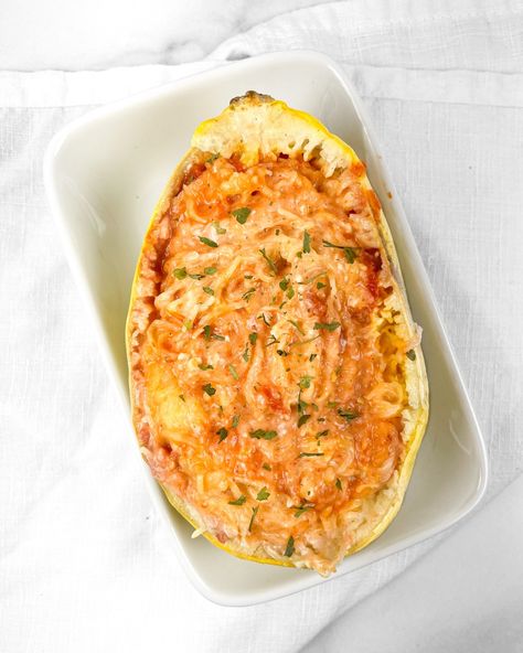 One Point Spaghetti Squash alla Vodka Alla Vodka Sauce, Spaghetti Squash Recipes Chicken, Ww Sides, Noom Recipes, Spaghetti Squash Noodles, Rice On The Stove, Ww Meals, Vodka Pasta, Alla Vodka