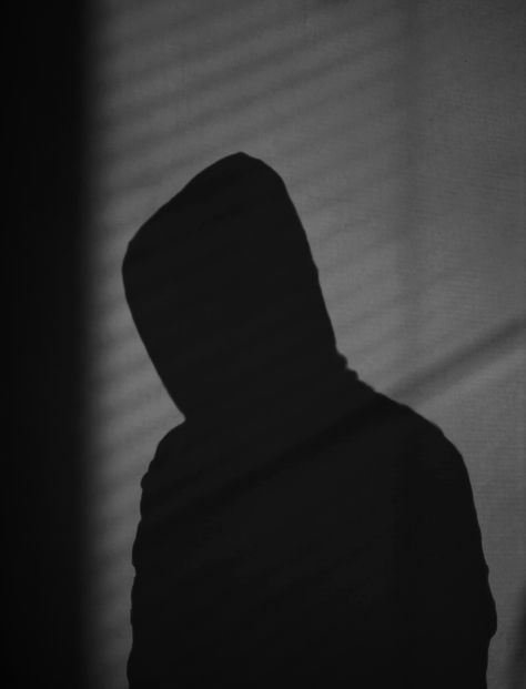 hoodie shadow picture Men In Shadow, People Shadow Aesthetic, Shadow Dark Aesthetic, Shadowed Face, Scary Shadow, Shadow Picture, Shadow Aesthetic, Shadow Man, Shadow Face