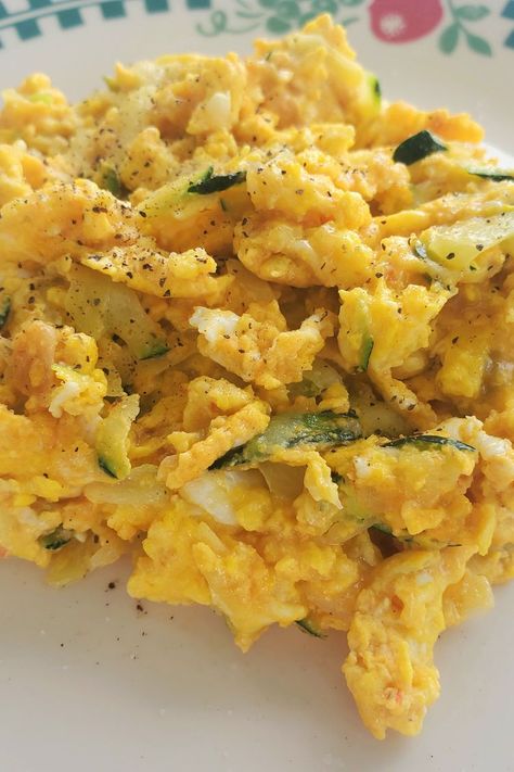 Zucchini Scrambled Eggs, Zucchini And Eggs Breakfast, Zucchini Breakfast Recipes Eggs, Egg Zucchini Breakfast, Eggs And Zucchini, Zucchini Cheddar, Egg Brunch Recipes, Zucchini Breakfast, Eggs Recipes