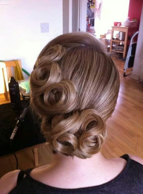 Vintage hair 1930 Updo, Pinned Curls Updo, 1920s Hair Updo, 1950s Updo Hairstyles, 50s Updo Hairstyles, Pincurl Updo, Old Hollywood Hair Updo, 50s Updo, 1950s Updo