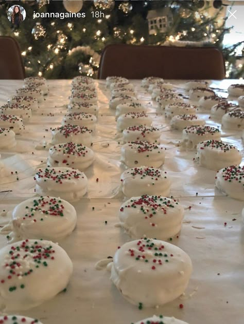 Christmas cookiesCredit: Joanna Gaines/Instagram Joanna Gaines Christmas, Joanna Gaines Recipes, Christmas Cookies Recipe, Christmas Candy Easy, Favorite Holiday Desserts, Dessert Halloween, Easy Holiday Desserts, Candy Recipe, Holiday Dessert Recipes