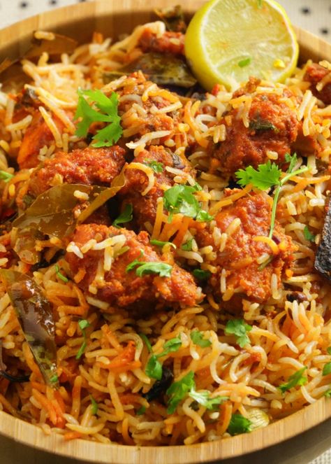 Boneless Chicken Dum Biryani | Hyderabadi Boneless Chicken Dum Biryani Recipe Hyderabadi Dum Biryani, Boneless Chicken Biryani, Hyderabadi Chicken Dum Biryani Recipe, Chicken Biryani Recipe Indian, Indian Chicken Biryani, Chicken Dum Biryani Recipe, Dum Biryani Recipe, Hyderabadi Biryani, Chicken Dum Biryani