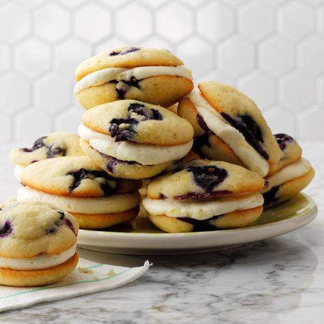 Cakey Cookies, Whoopie Pie Recipe, Whoopie Pie, Frozen Cookies, Summer Cookies, Drop Cookies, Whoopie Pies, Blueberry Recipes, Lemon Cookies