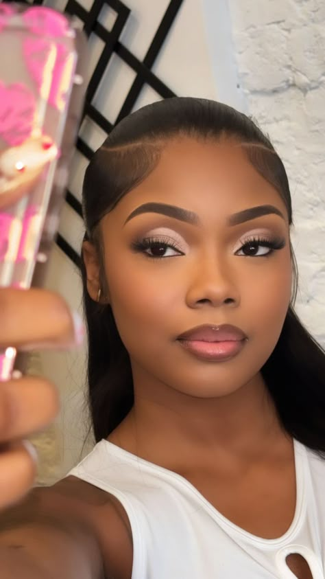 Bride Wedding Makeup, Bride Makeup Ideas, Maquillage Yeux Cut Crease, Birthday Makeup Looks, Makeup For Dark Skin, Girl Makeup Tutorial, Natural Glam Makeup, Wedding Makeup Ideas, Soft Makeup Looks