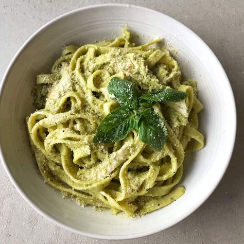 5 ingredient creamy chicken pesto pasta - VJ cooks Pesto Fettucini, Creamy Chicken Pesto Pasta, Vj Cooks, Creamy Pesto Chicken Pasta, Chicken Pesto Pasta, Creamy Pesto Pasta, Pesto Pasta Recipes, Chicken Pesto, Pesto Chicken Pasta