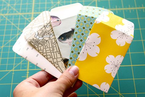 Envelope Tutorial, Tiny Envelopes, Astuces Diy, Diy Envelope, Small Envelopes, Paper Lovers, Mini Envelopes, Paper Envelopes, Paper Projects