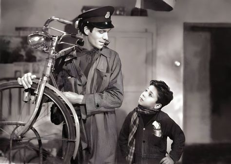 Bicycle Thieves, Italian Neorealism, Father Son Relationship, Marcello Mastroianni, Lost Hope, Martin Scorsese, Good Movies To Watch, Cinematic Photography, Film Review